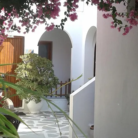 Ioli Naousa (Paros)